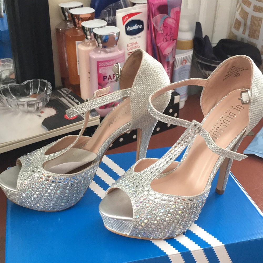Heels - Picture 2 of 7